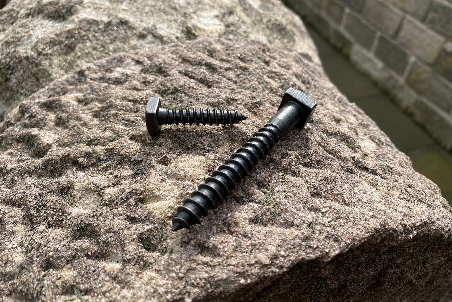 Hil Screws Shop -Hil Screws Shop coach screws angled 1